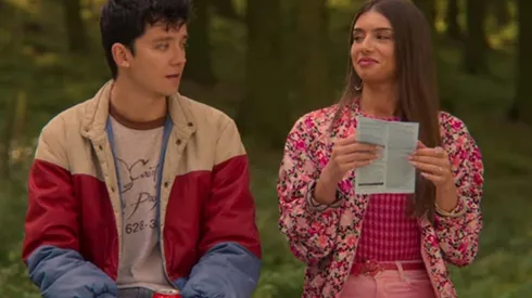 Asa Butterfield y Mimi Keene