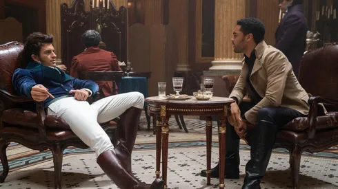 Jonathan Bailey y Regé-Jean Page