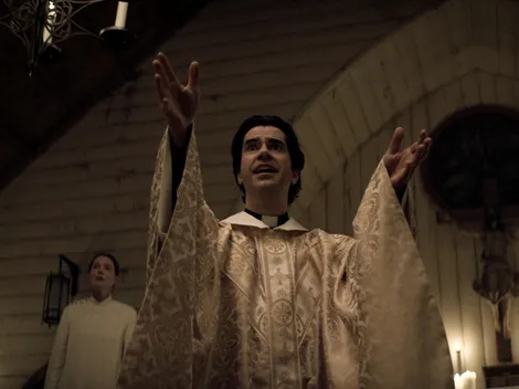 Misa de Medianoche, la serie de terror que no querrás perderte