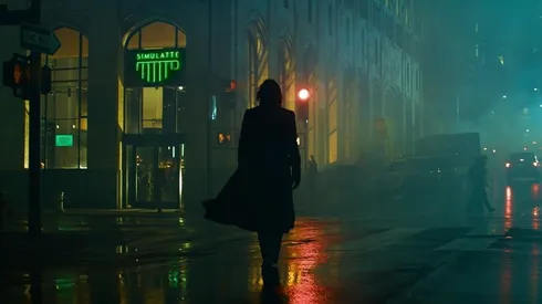 Simulatte, el juego de palabras con el que bautizaron el café en el tráiler.