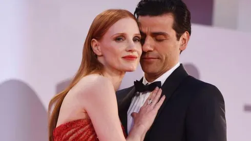 Jessica Chastain y Oscar Isaac posaron en la alfombra roja en Venecia