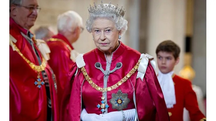 Ideal para The Crown: hay un traidor en la realeza por filtrar qué sucederá cuando muera la reina Isabel II.