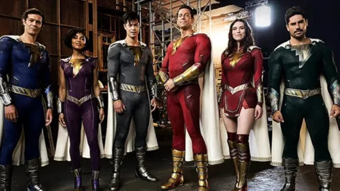 La familia Shazam, lista para la acción.