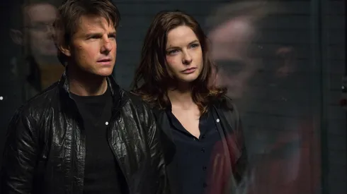 Rebecca Ferguson acompañará a Tom Cruise en las próximas dos cintas de Misión Imposible.