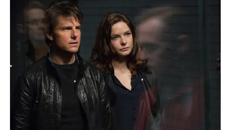 Rebecca Ferguson acompañará a Tom Cruise en las próximas dos cintas de Misión Imposible.