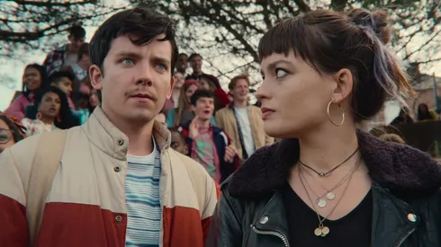 Emma Mackey y Asa Butterfield protagonizan la próxima temporada de Sex Education