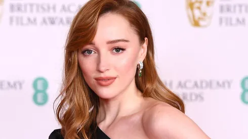 Phoebe Dynevor abandona Netflix y Bridgerton por una serie de Amazon Prime.
