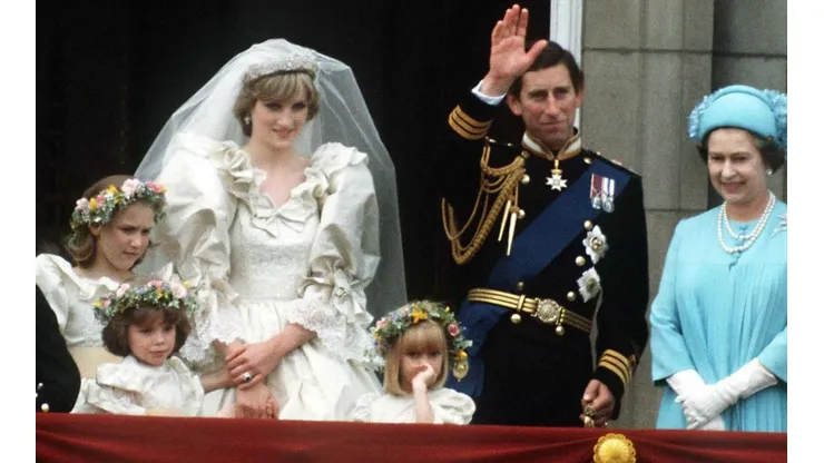 Peter Morgan, creador de The Crown, hunde a la familia real con una cruda descripción.