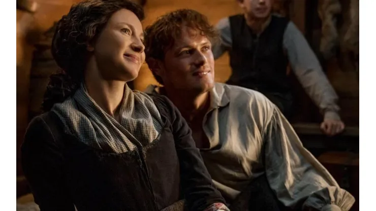Sam Heughan y Caitriona Balfe como Jamie y Claire