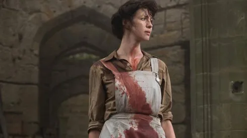 Caitriona Balfe como Claire