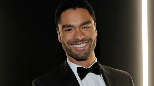 Regé-Jean Page se aleja cada vez más de Bridgerton: se confirmó su próximo proyecto.