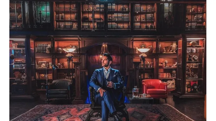Tom Ellis como Lucifer
