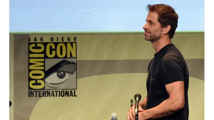Zack Snyder arremete nuevamente contra Warner Bros