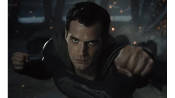 Henry Cavill puede seguir siendo Superman
