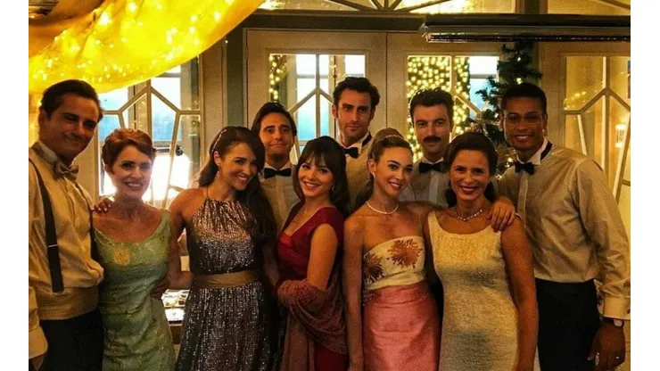Parte del elenco de Velvet