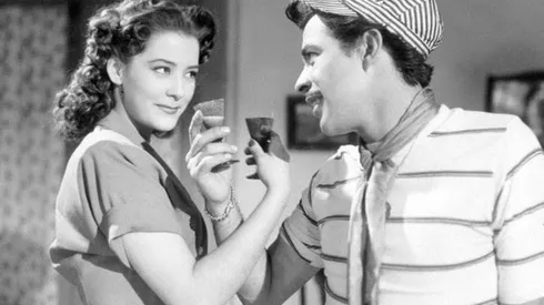 Silvia Pinal y Tin Tan en 'El rey del barrio'. (Foto: Cineteca Nacional)