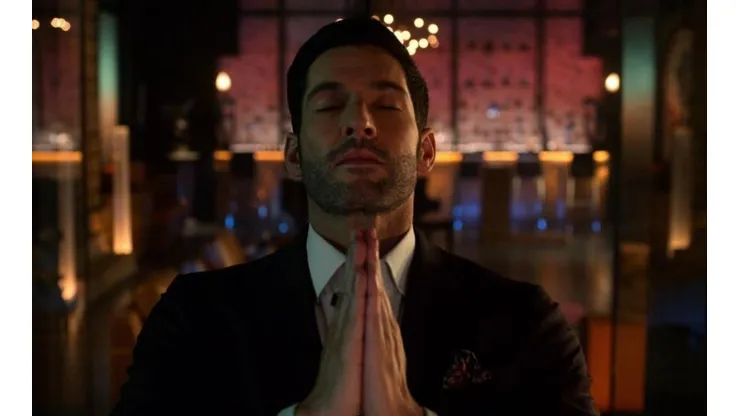Tom Ellis como Lucifer.
