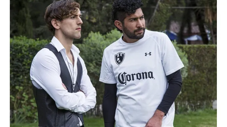 Club de Cuervos está en Netflix.