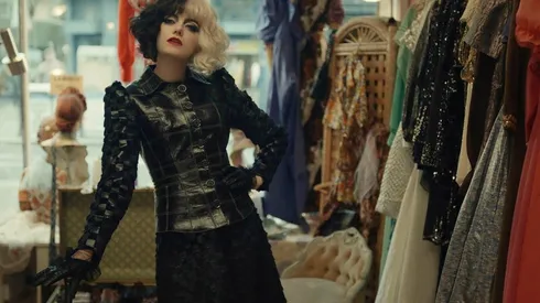 Cruella llegó a los cines, pero fue arrasada por otra película.