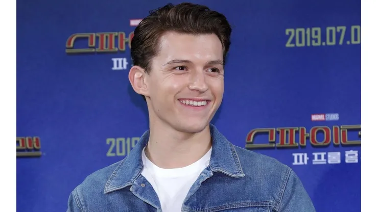 Tom Holland es furor en Twitter por un hilo viral de sus videos bailando desde niño.