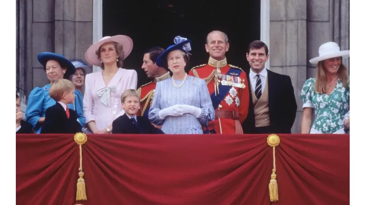 El entorno de la reina Isabel II criticó The Crown.