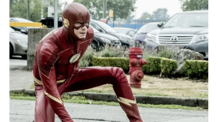 Grant Gustin como The Flash.
