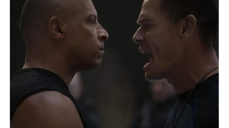 Dom Toretto frente a su hermano Jakob.