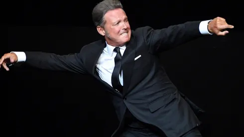 Luis Miguel festeja su cumpleaños el 19 de abril, pero en realidad nació el 18 a las 23.30 horas