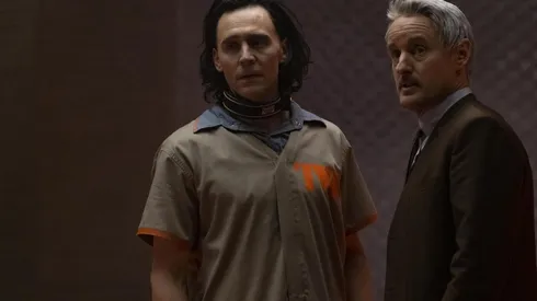 Tom Hiddleston mostró de más en el último spot de Loki y explotaron los memes.