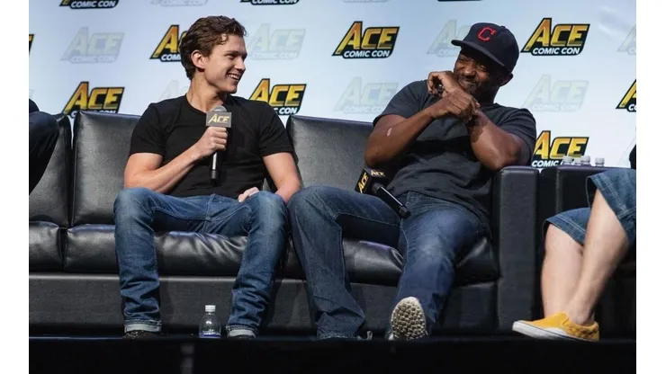 Marvel volvió a reírse de Tom Holland por culpa de Anthony Mackie.