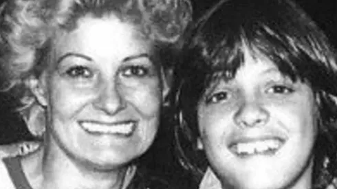 Luis Miguel junto a su madre Marcela Basteri (Foto: Clarín)