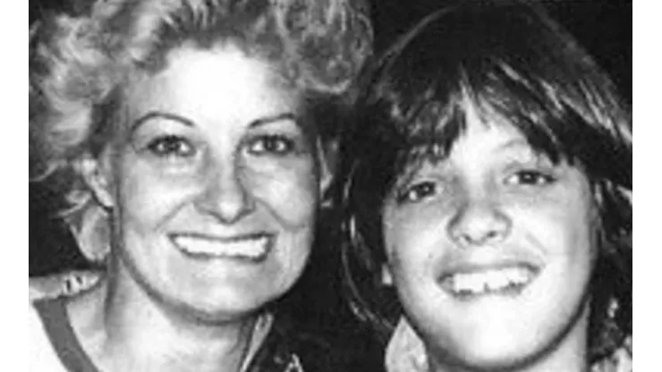 Luis Miguel junto a su madre Marcela Basteri (Foto: Clarín)