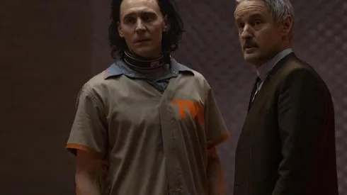 Mobius junto a Loki.