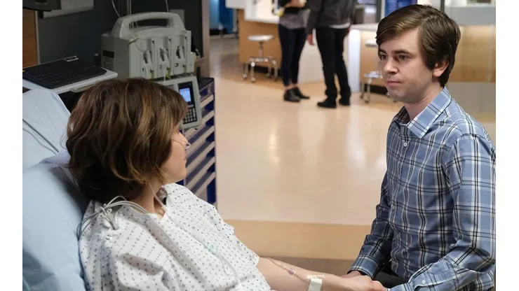 No reconocerás a Freddie Highmore por su papel en Leonardo