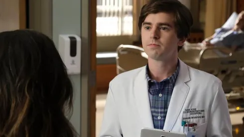 Freddie Highmore es Shaun Murphy.