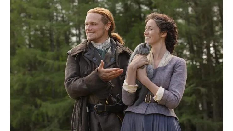 Catriona Balfe y Sam Heughan en el set.