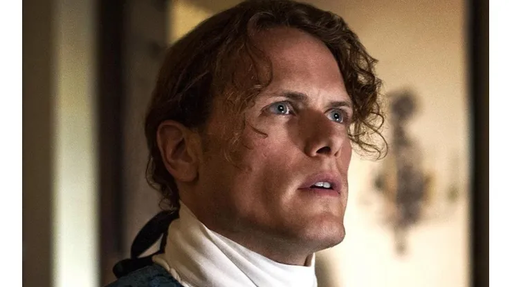 Sam Heughan caracterizando a Jamie Fraser.