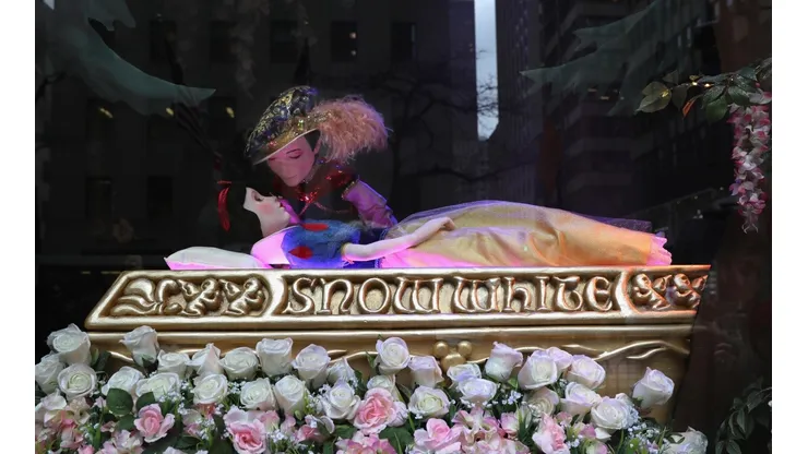 Piden cancelar una escena de Blancanieves por esta razón.