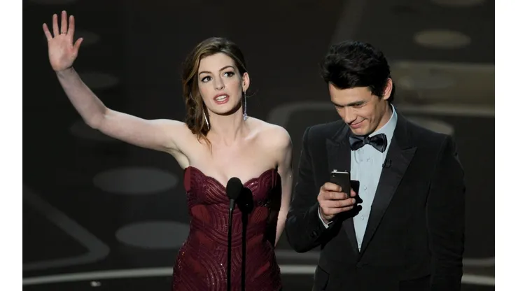 James Franco y Anne Hathaway.
