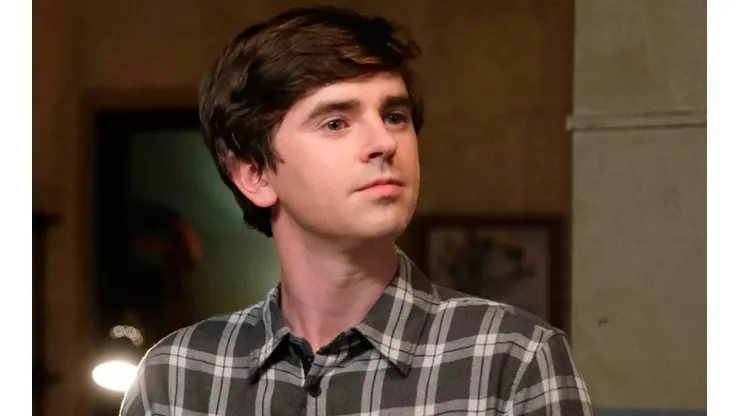Freddie Highmore en The Good Doctor.