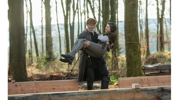 Sam Heughan y Catriona Balfe en sus papeles de Jamie y Claire.