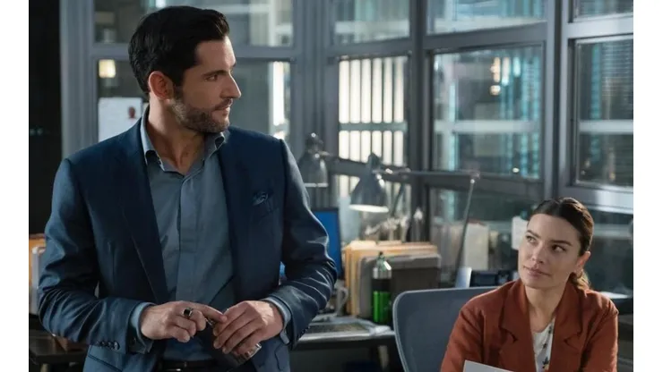 Tom Ellis y Lauren German.
