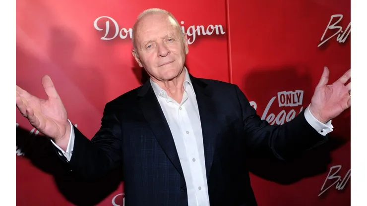 Anthony Hopkins fue uno de los vacunados.