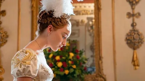 Phoebe Dynevor está irreconocible con su nuevo papel