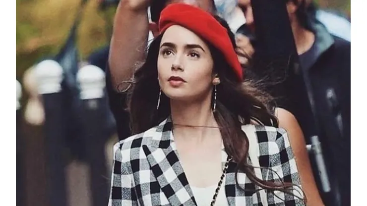 Lily Collins es Emily en París.