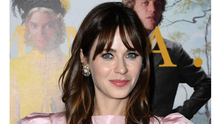 Zooey Deschanel cambió su histórico look y está irreconocible