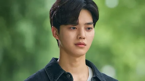 Song Kang en su papel de Hwan Sun - oh.