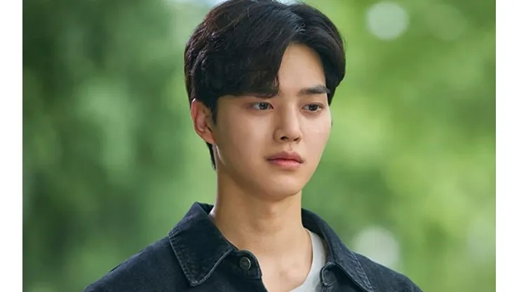 Song Kang en su papel de Hwan Sun - oh.