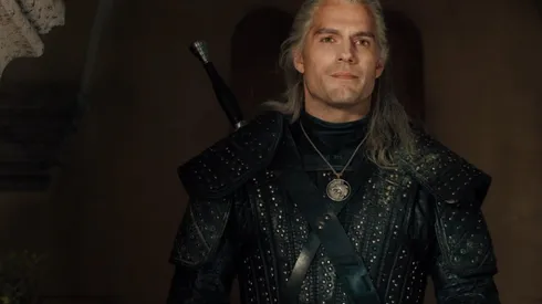 Henry Cavill como El Hechicero.