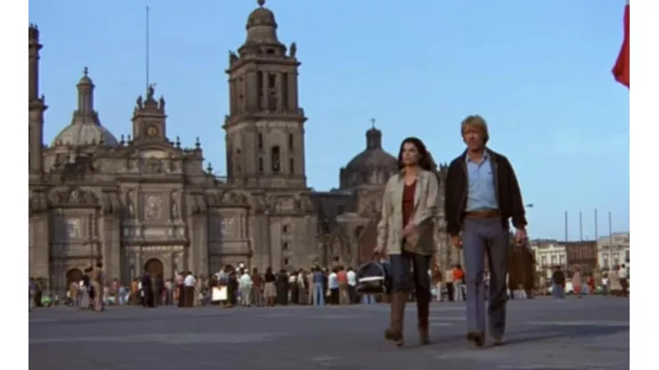 Chuck Norris en el Zócalo de la Ciudad de México. (Foto: Captura de pantalla)